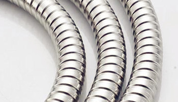 伸縮淋浴管漏水怎么回事？怎么解決？