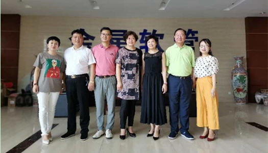 中國(guó)五礦商會(huì)領(lǐng)導(dǎo)蒞臨我司，對(duì)我司金屬淋浴管質(zhì)量予以肯定