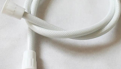 PVC淋浴管好用還是不銹鋼淋浴管好用？各有優(yōu)劣！