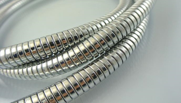 銅鍍鉻淋浴管和不銹鋼淋浴管哪種好？